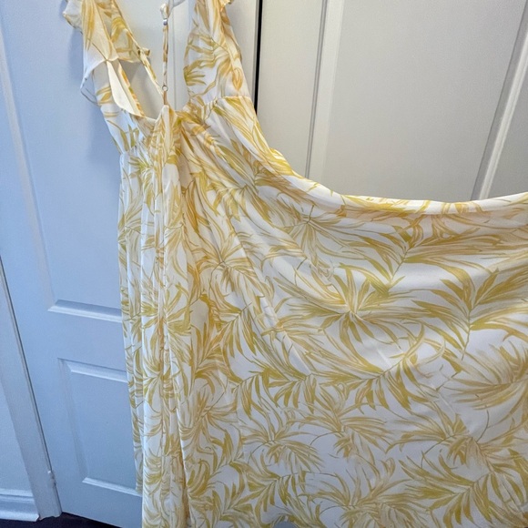 Lovely Yellow Maxi Summer Wrap Dress - Picture 5 of 7